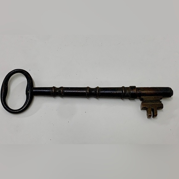c. 1900 Antique Michigan Industrial Commercial Solid Barrel Skeleton Key - Picture 5 of 7